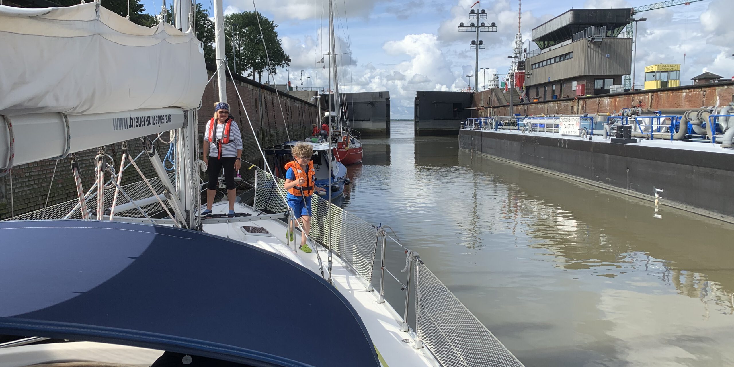 106DECDD-CD10-48B0-B17B-D145B8C809D3