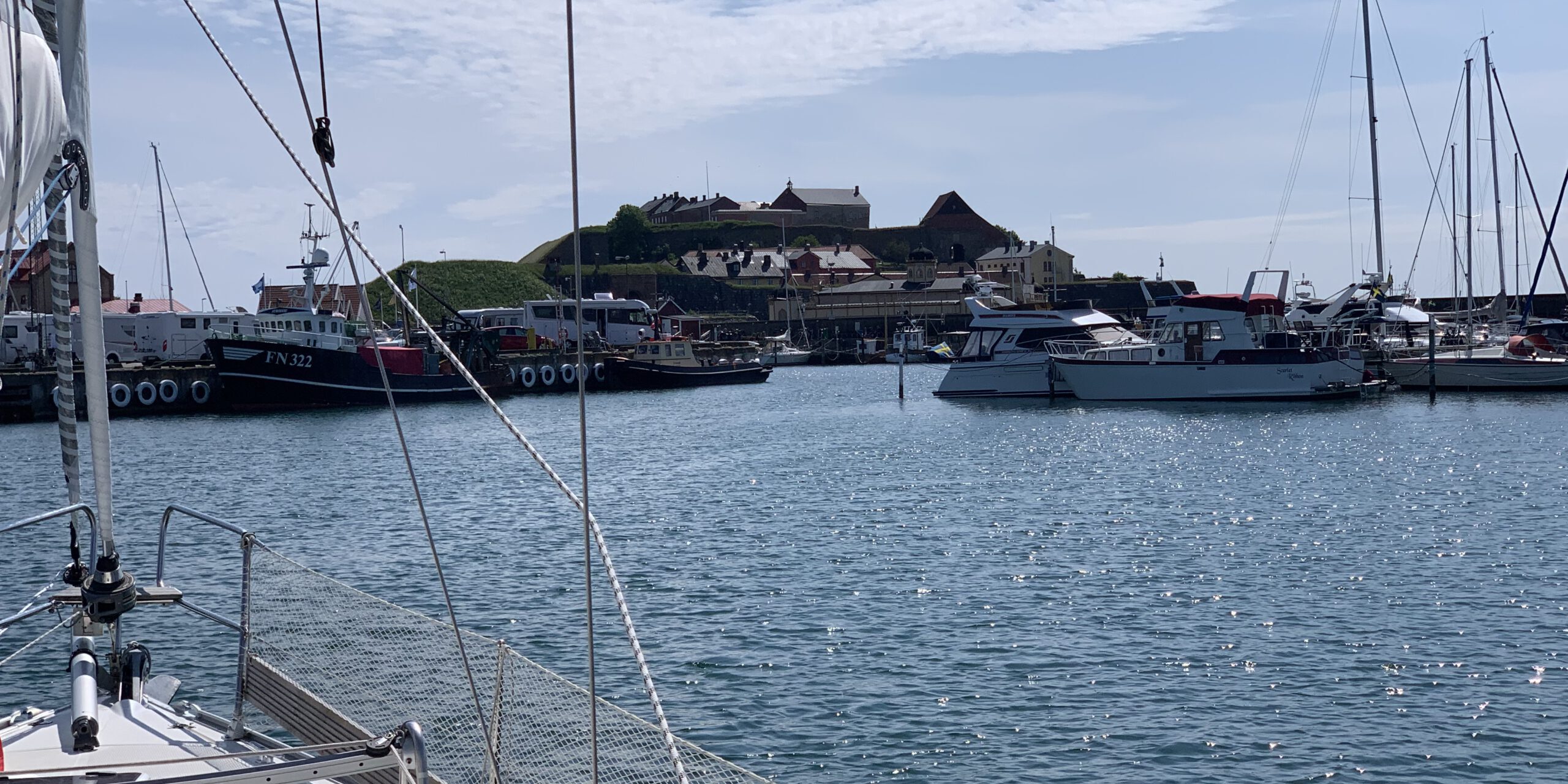 6CCA0B93-C850-4422-9275-13D46CA9FED6